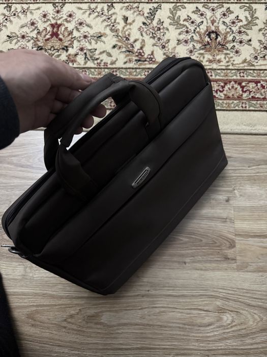 Сумка для ноубука удобная