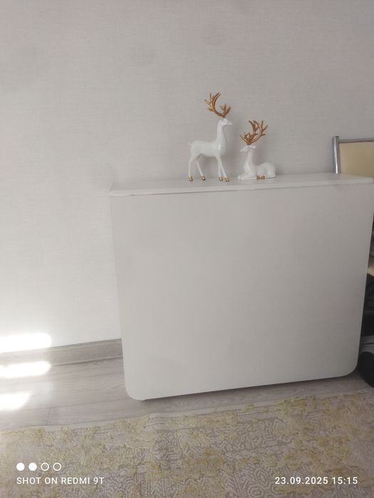 Продаетс белый комод, стол
