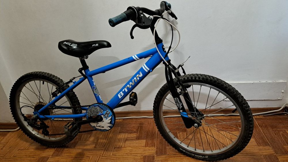 Vând  bicicletă  copii  BTWIN  20"