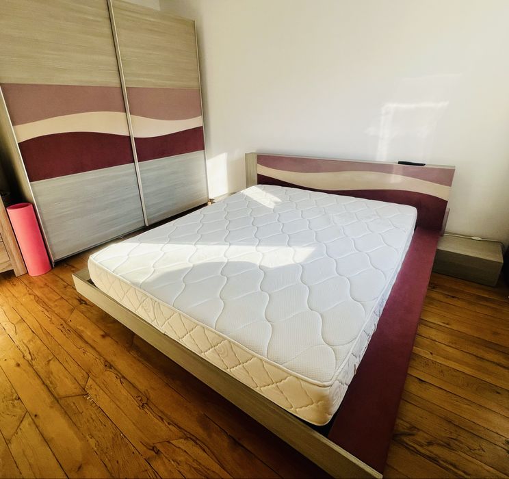 Спалня с Матрак и Подматрачна Рамка и Гардероб и 2 бр Шкафчета