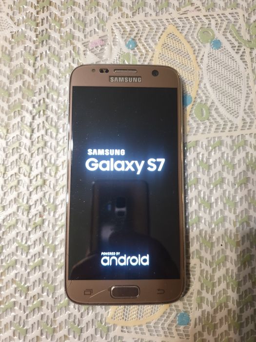 Смартфон Samsung Galaxy S 7