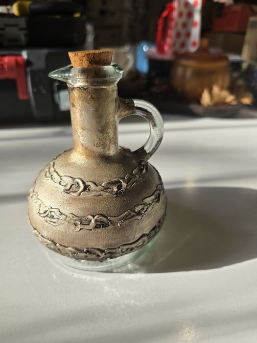 Стъклена кана с кант