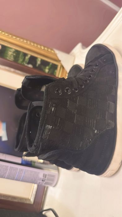 Кроссовки LV ( оригинал лимитированный )