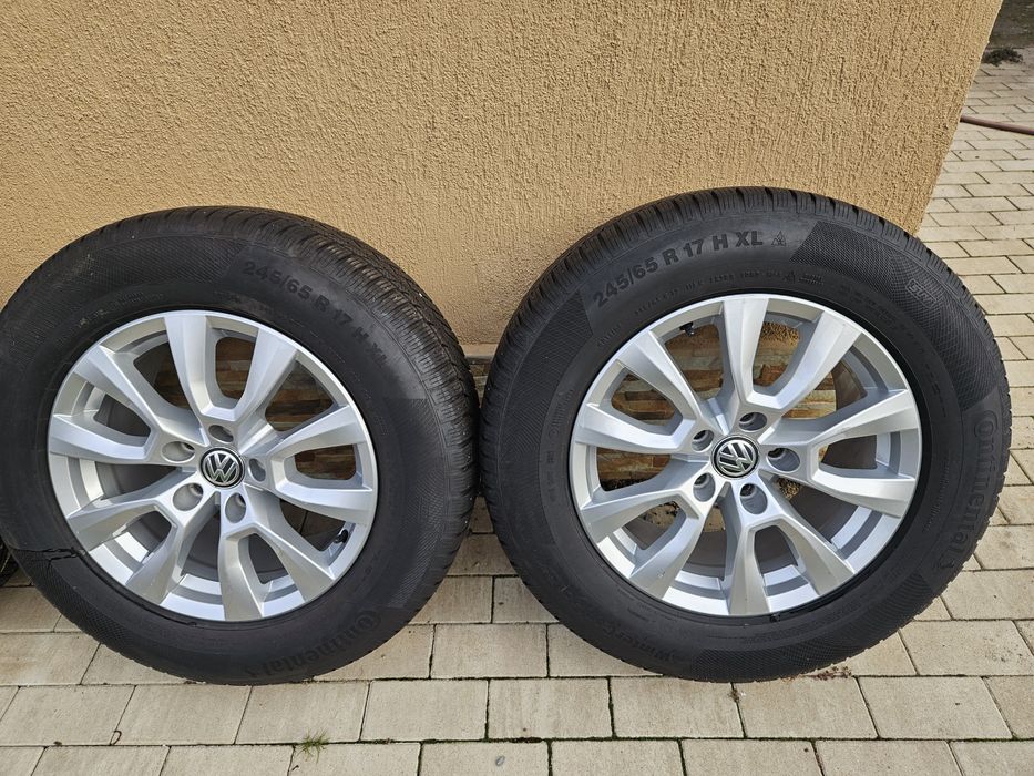 245 65 17 Continental ts 85op Jante Amarok