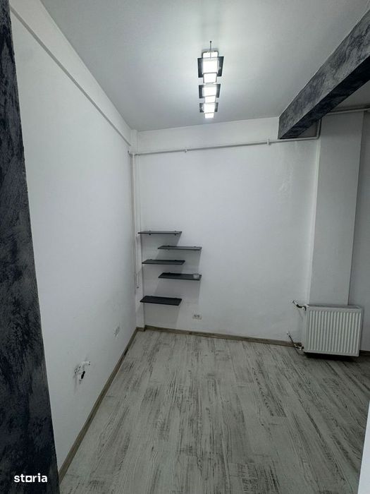 Studio de vanzare Piata Romana