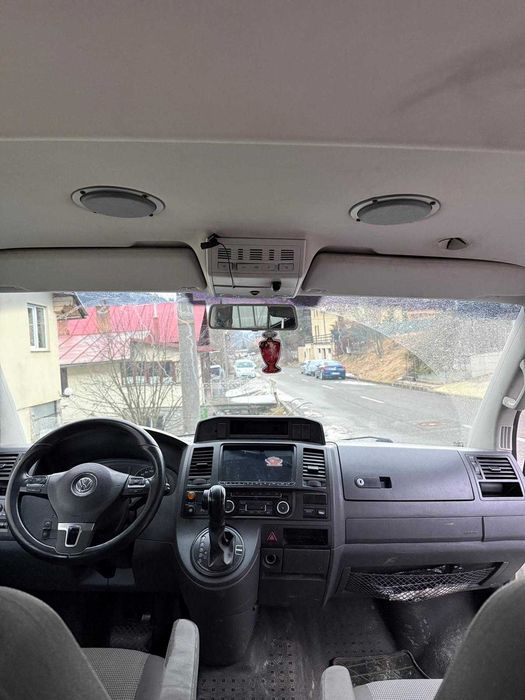 Volkswagen Caravelle T5 2011 2.0