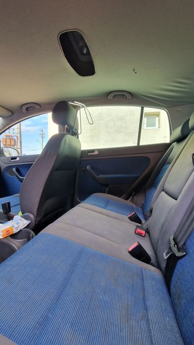 Vând volkswagen golf 5 plus