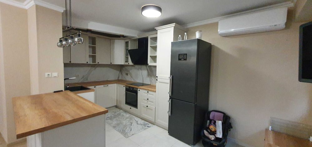 Дава се под наем Многостаен апартамент в Пловдив, Център - 140 кв.м за 1495.83 € - Снимка #1