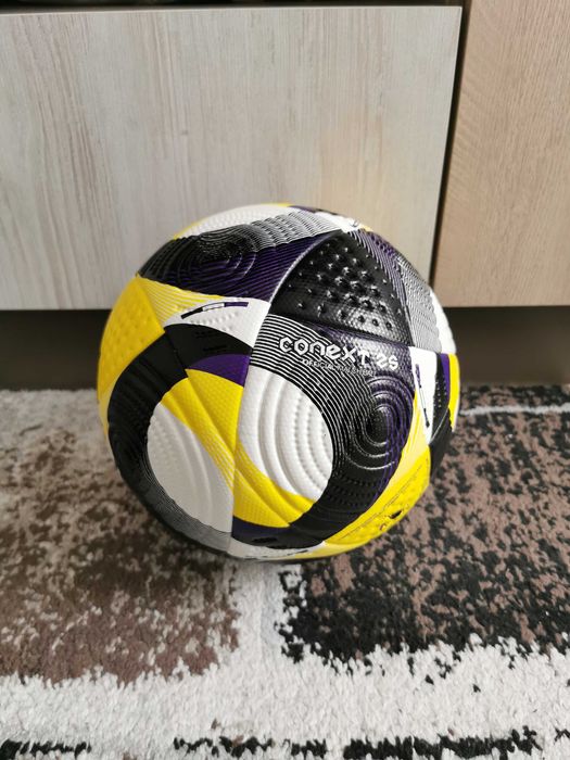 Футболна топка за тренировки и мачове. Чисто нова. Размер 5