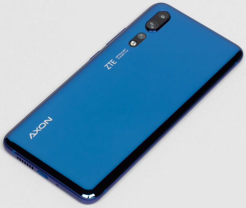 Смартфон ZTE Axon 10 Pro