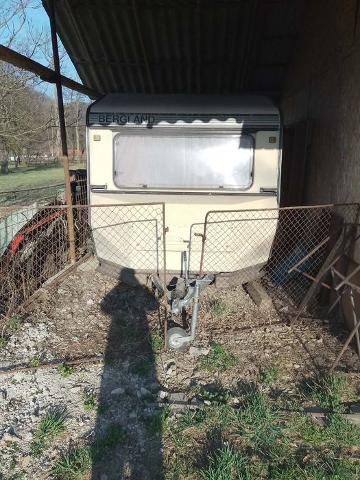 Vând Nissan Terrano