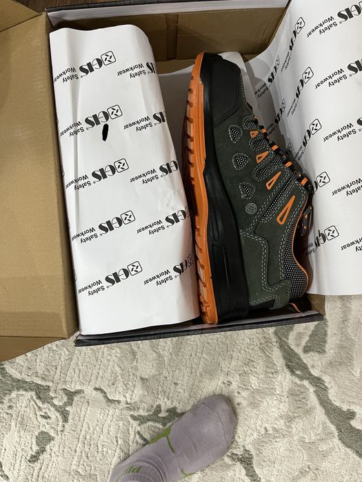 Продам спецовка обувь