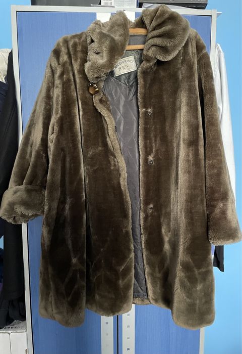 Haina blana de dama