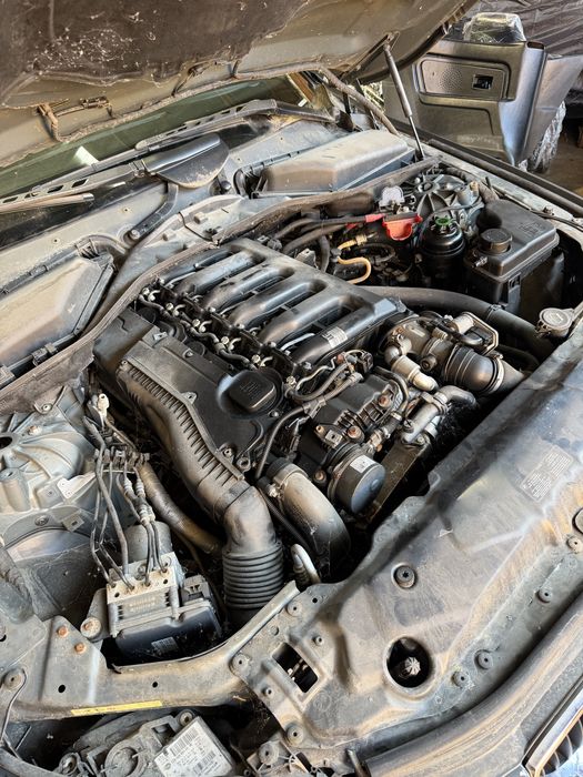 Dezmembrez / piese e60 530d LCI 231 235 cai // m pachet original / stopuri fl /cutie sport 2tb / jante spyder / volan padele / faruri bixenon adaptive