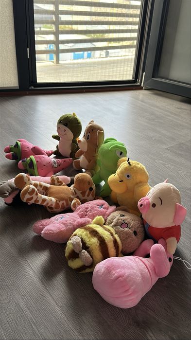 Игрушки,продаю штучно.