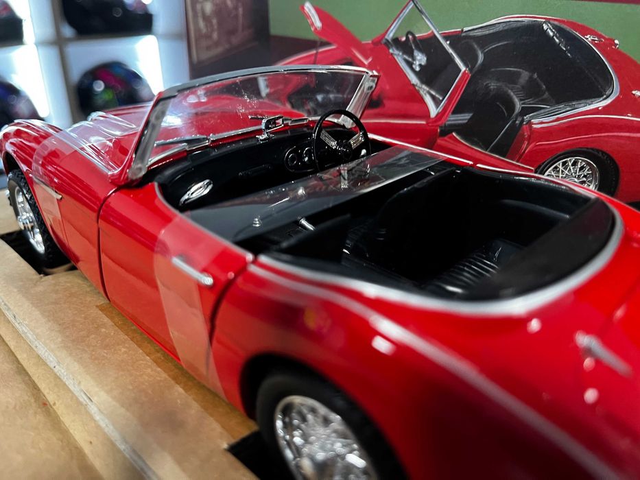 MAISTO  метален колекционерски модел количка AUSTIN HEALEY 3000 1961 1:18