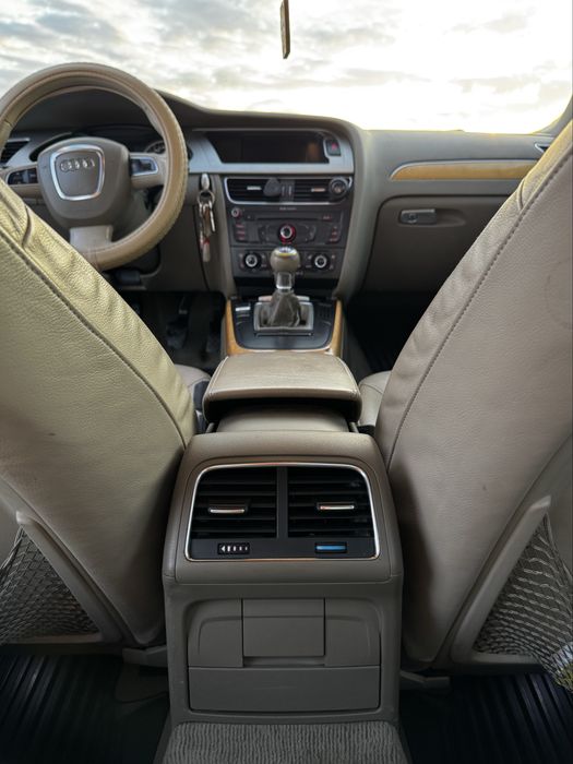 Audi A4 B8 2.0TDI, Manuala