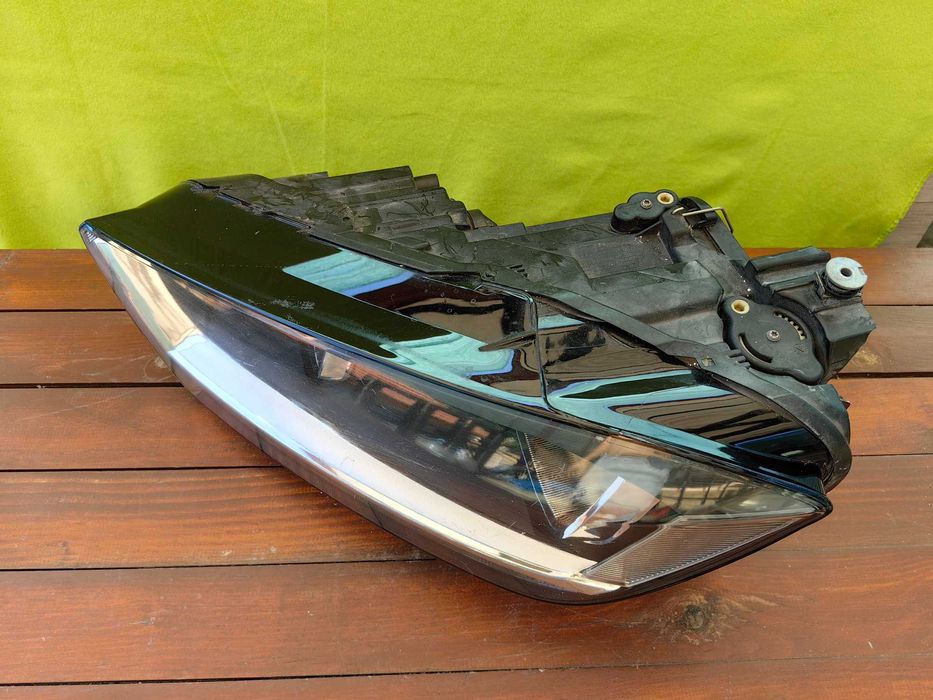 Фар за VW Touran / ВФ Туран