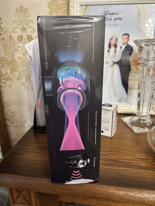 Продам фен стайлер dyson