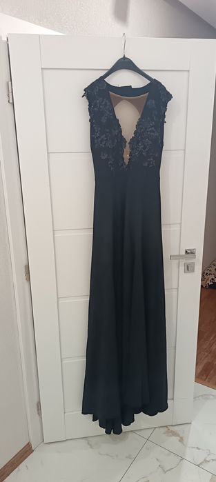 Продавам дизайнерска рокля на Стоян Радичев