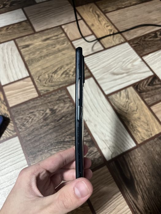 SAMSUNG S10, в ПОДАРОК телефон