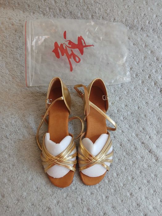 Обувки за латина