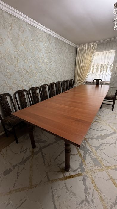 Стол и стуля для зала