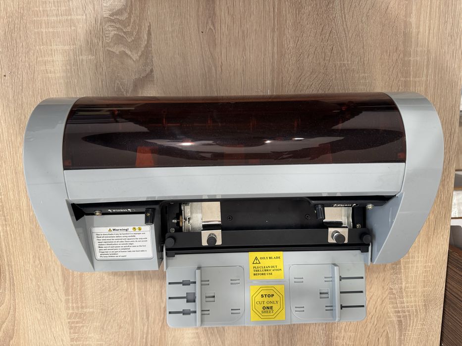 СМА‑1 – Машина за рязане на визитки (чисто нова)