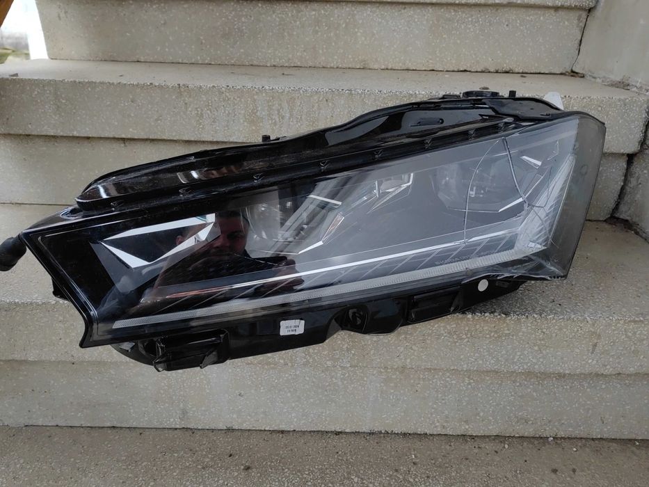 Фар Skoda Superb 4 LED ляв / Фар Шкода Суперб 24г. Оригинален