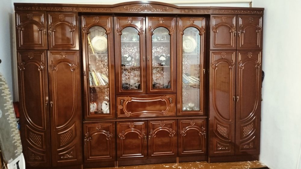 Лаковая стенка проста бомба.