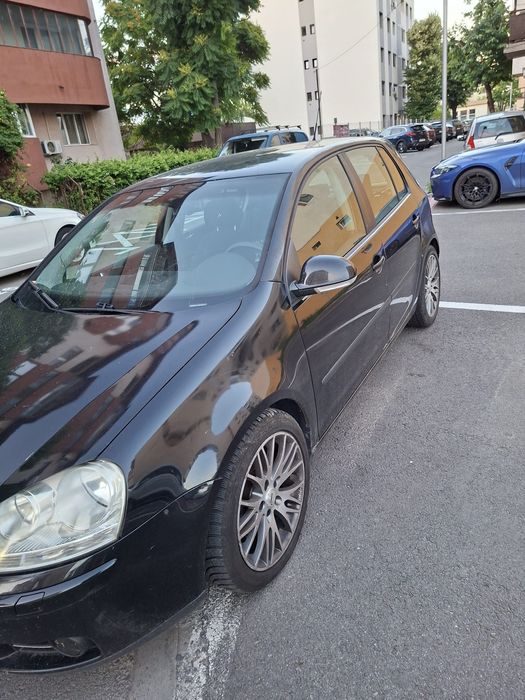 Se vinde golf 5 benzina și gpl
