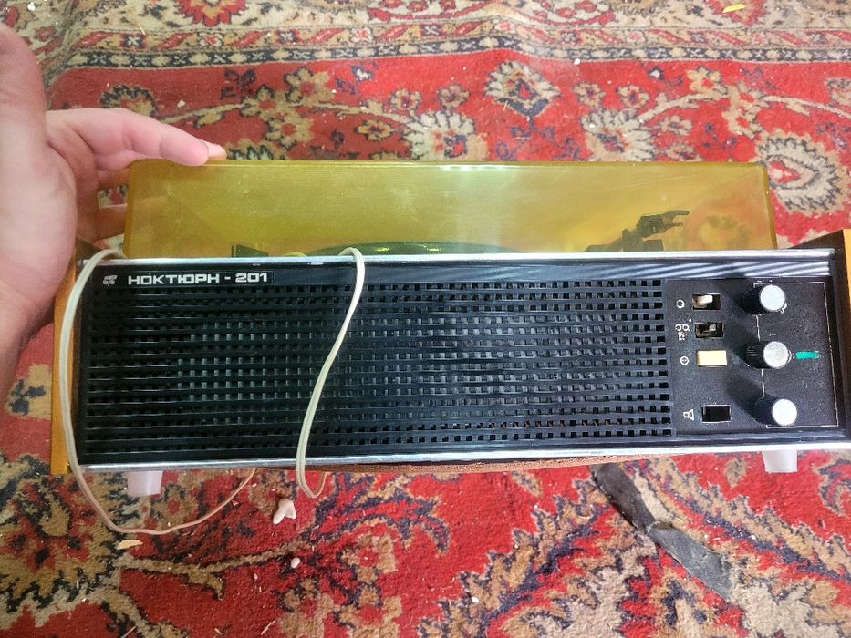 Виниловый проигрыватель и усилитель ссср