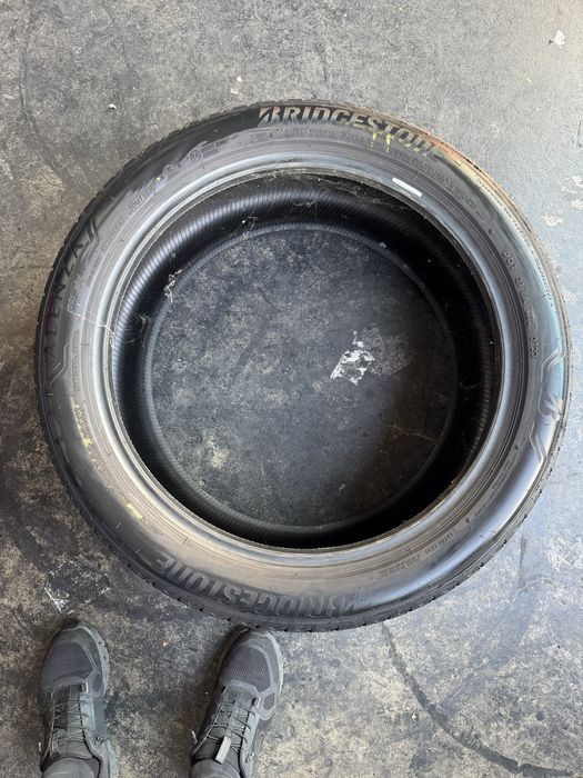 275/40/20 bridgestone
