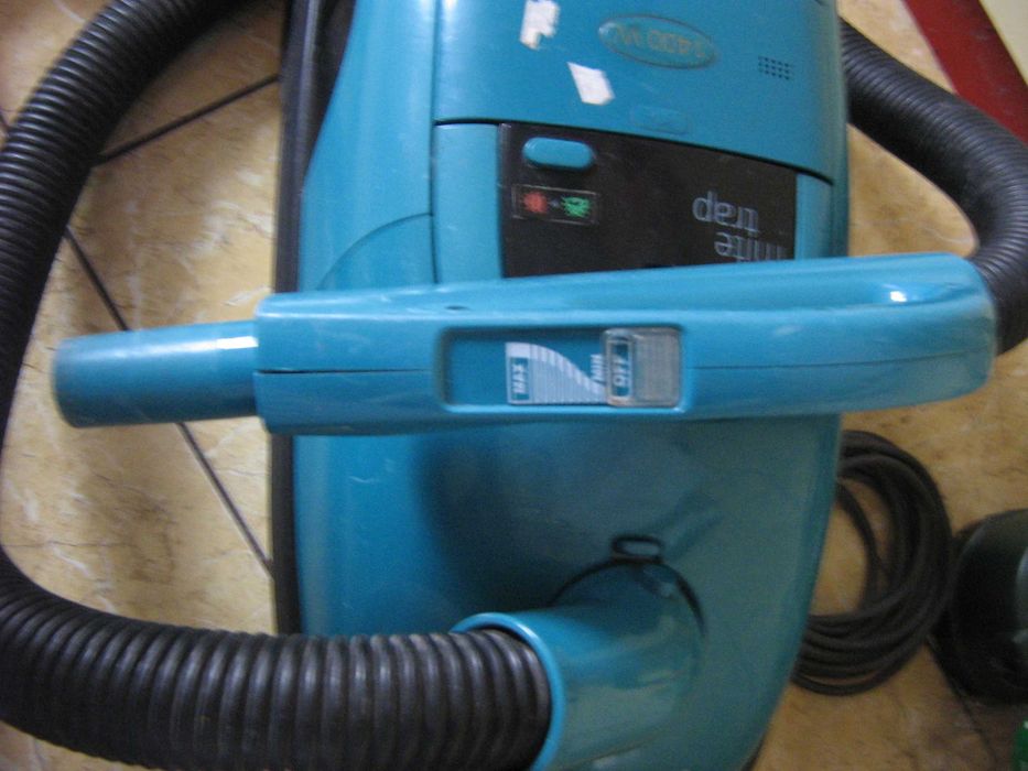 Aspiratoare ,BEKO , Elecrtolux si unul vertical ,tef Gigaset,Panasonic