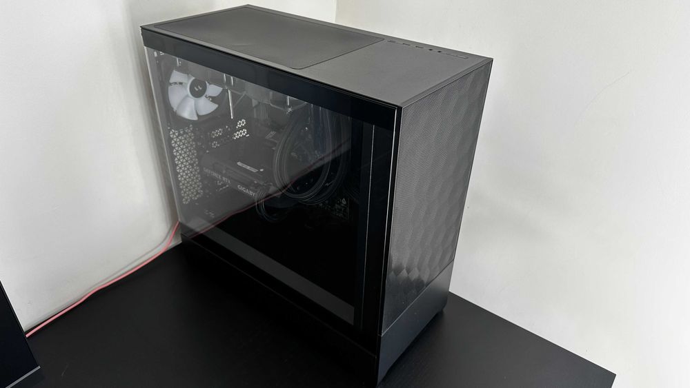 Sistem PC Gaming Gigabyte RTX 3060 OC 12GB VRAM, 32GB RAM DDR5, Ryzen 5 7600, Placa de baza MSI + Monitor Lenovo Gaming Legion R27i-30 27 inch FHD