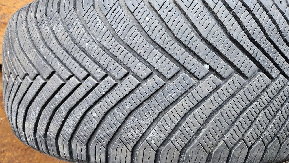 2бр гуми 215 55 17 дот 24 мишелин michelin