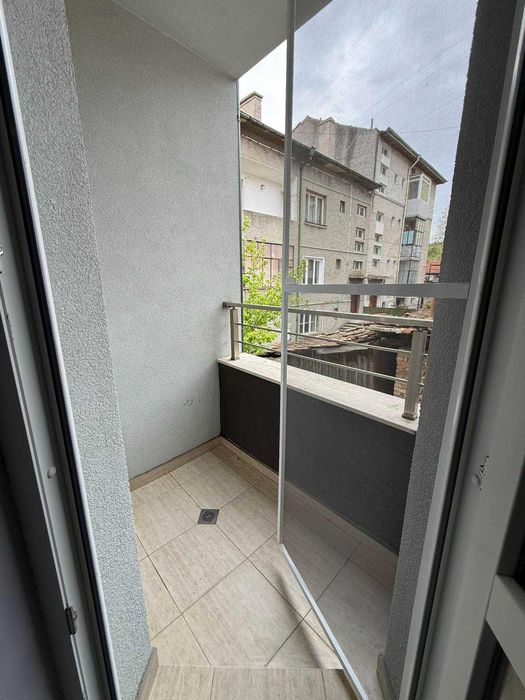 Продава се Тристаен апартамент в Варна, Аспарухово - 86 кв.м за 1056 €/кв.м - Снимка #18