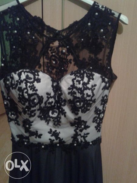 Официялна бална рокля