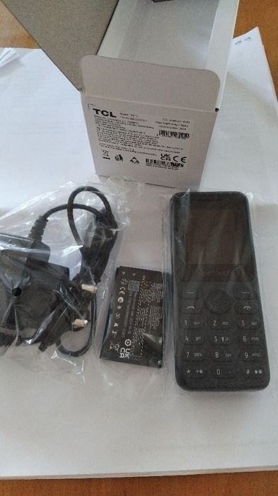 Нов телефон с бутони