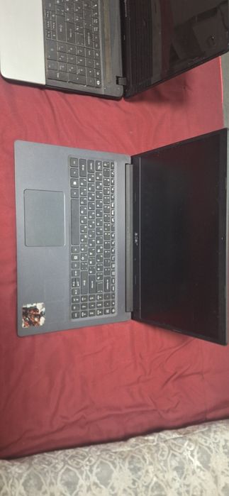 Офисный ноутбук Acer