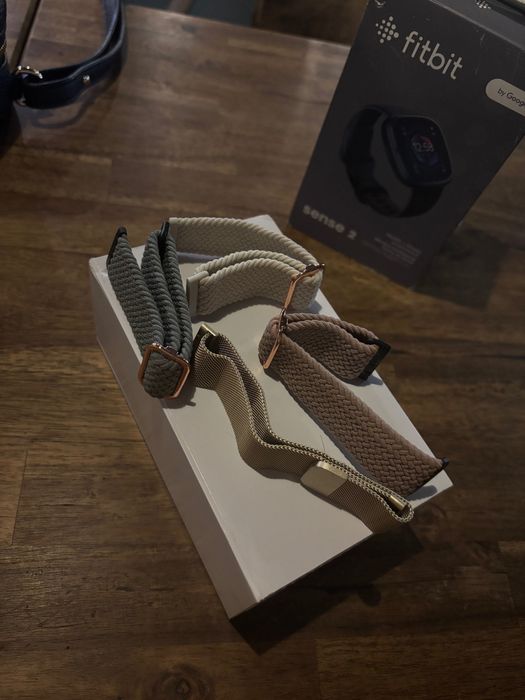 Smart часовник Fitbit sense 2 цвят черен