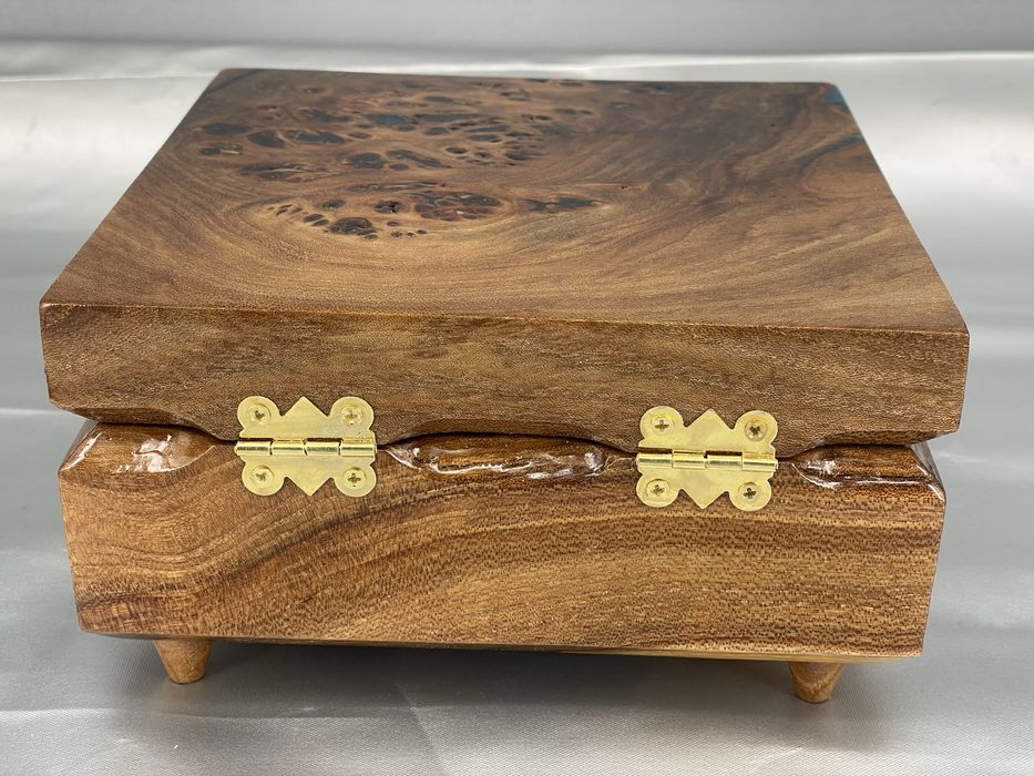 Шкатулка деревянная