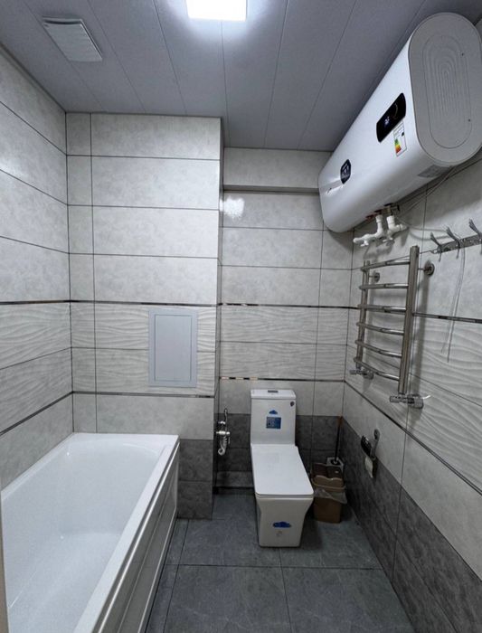 Yangi choshtepada kv sotiladi 2 xonalik 3 xona qilingan  metroga 5 min