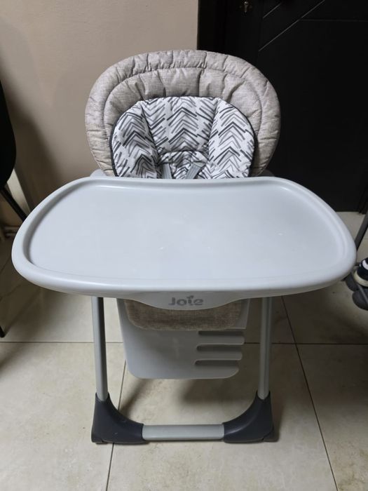Scaunel de masa bebe Joie reglabil