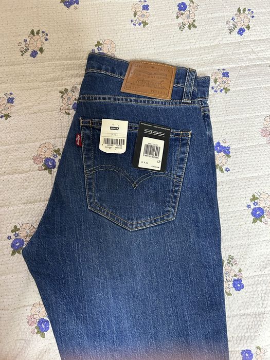 Продам оригинальные джинсы Levi Strauss & CO