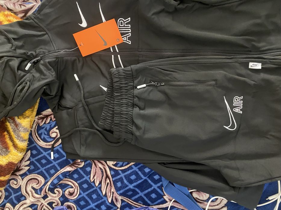 Trening nike nou cu eticheta