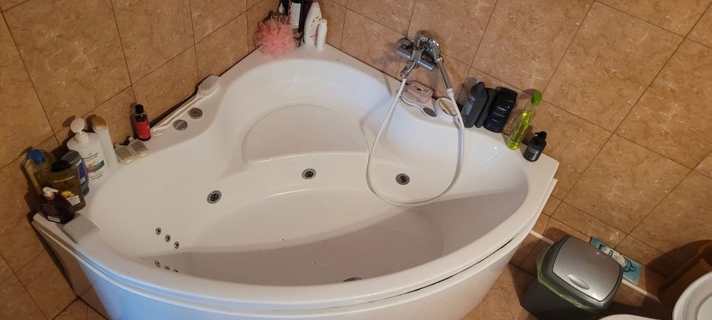 Cada hidromasaj jacuzzi