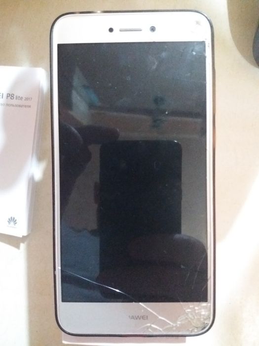 Продам сотовый телефон HUAWEI P8  lite 2017