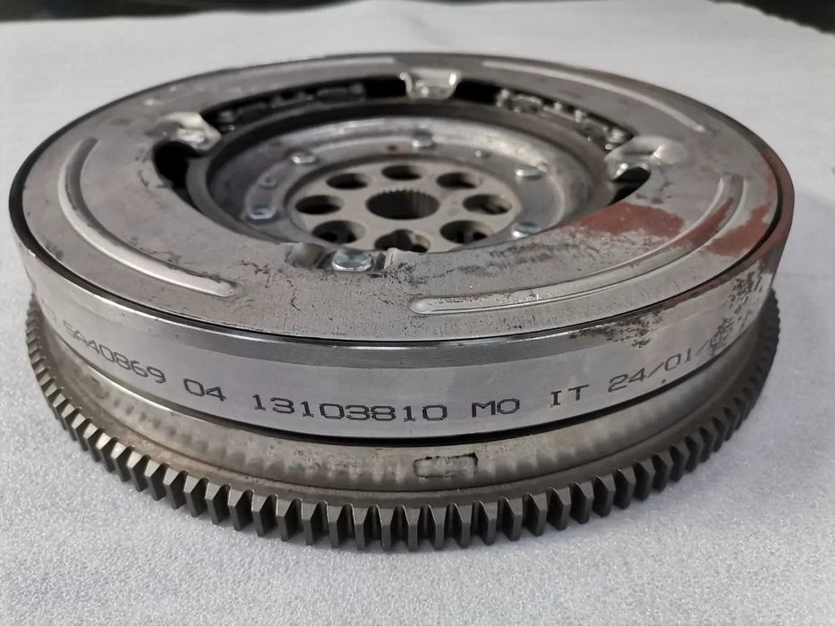 8655637 5A40869 Двумасов Маховик OEM BMW 2 F45 F46 LCI 216d B37