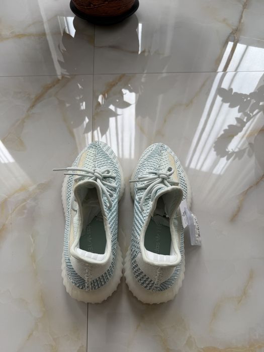 Adidasi Yezzy 350 V2